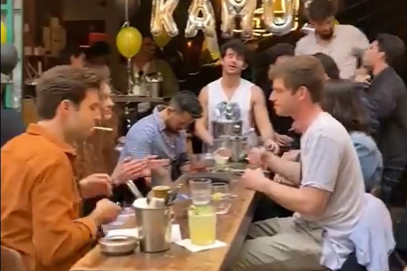 W Tel Awiwie wraca życie społeczne po covid-19.