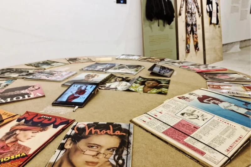 Fotografia w magazynach i na ubraniach, w formie printu