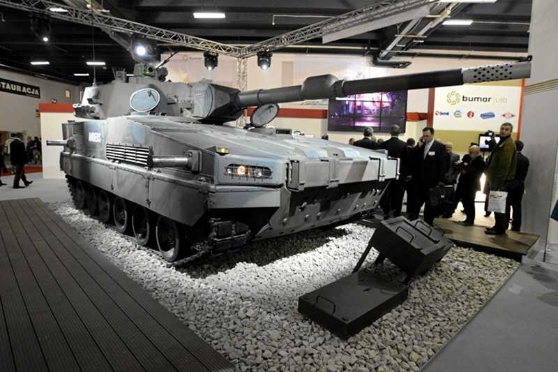 Czołg Anders na targach wojskowych w Kielcach