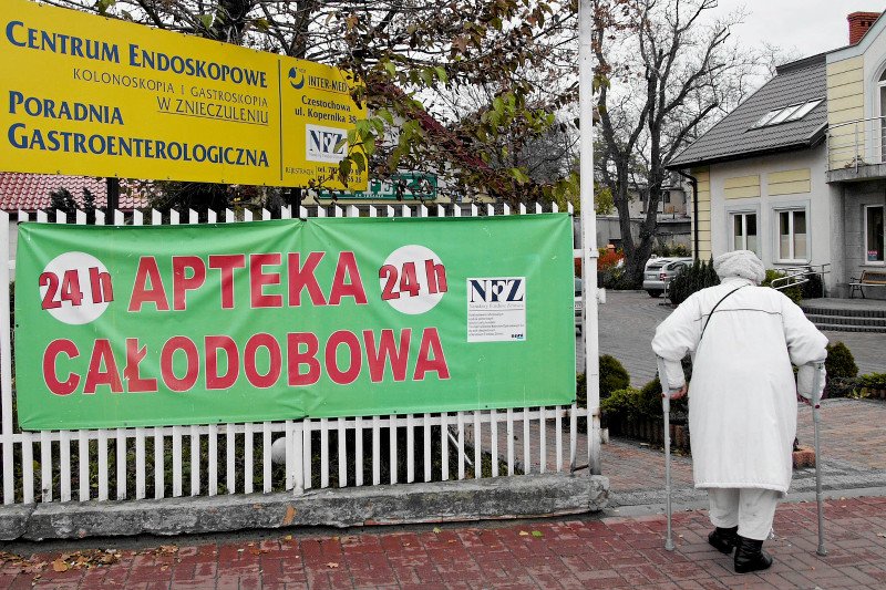 Niestety wielu seniorów nie ma dostępu do całodobowej apteki.