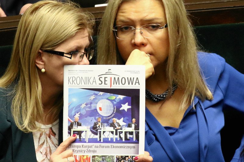 Wyrywanie telefonu przez Iwonę Arent było wykonywane w czasie sprawowania mandatu posła.