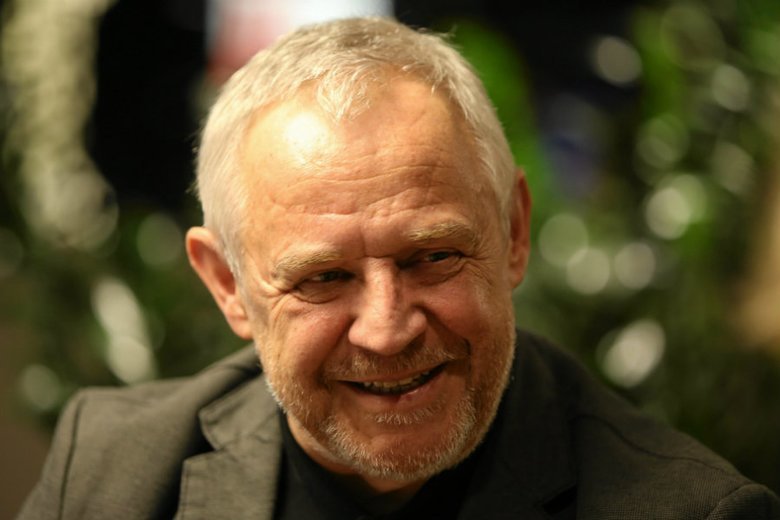 Marek Kondrat znów jako komisarz Halski będzie gościł na ekranach telewizorów. TVP poddała stare taśmy cyfrowej obróbce, emisja pierwszego odcinka już w maju.