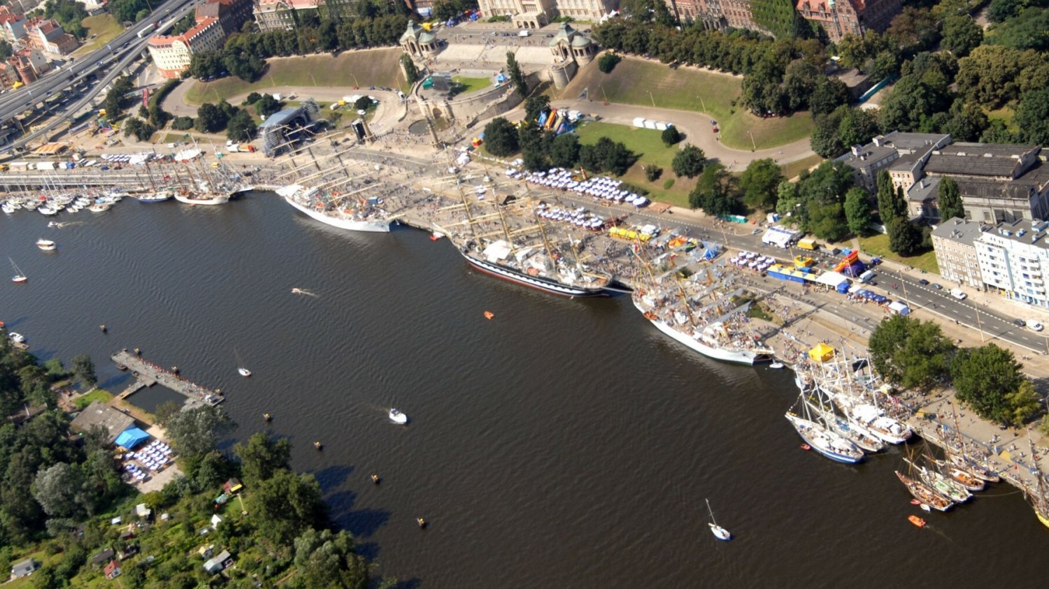 Skażenie Odry dotarło już do Szczecina.