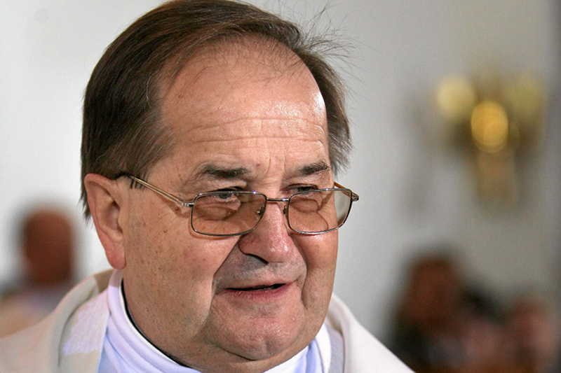 Ojciec Tadeusz Rydzyk walczy o miejsce na multipleksie dla Telewizji Trwam.