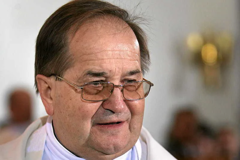 Ojciec Tadeusz Rydzyk walczy o miejsce na multipleksie dla Telewizji Trwam.