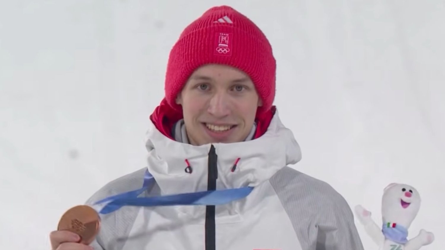 Kacper Tomasiak ma 19 lat. I jest legendą jak Szewińska, Jędrzejczak i Kowalczyk Kacper Tomasiak z medalem IO