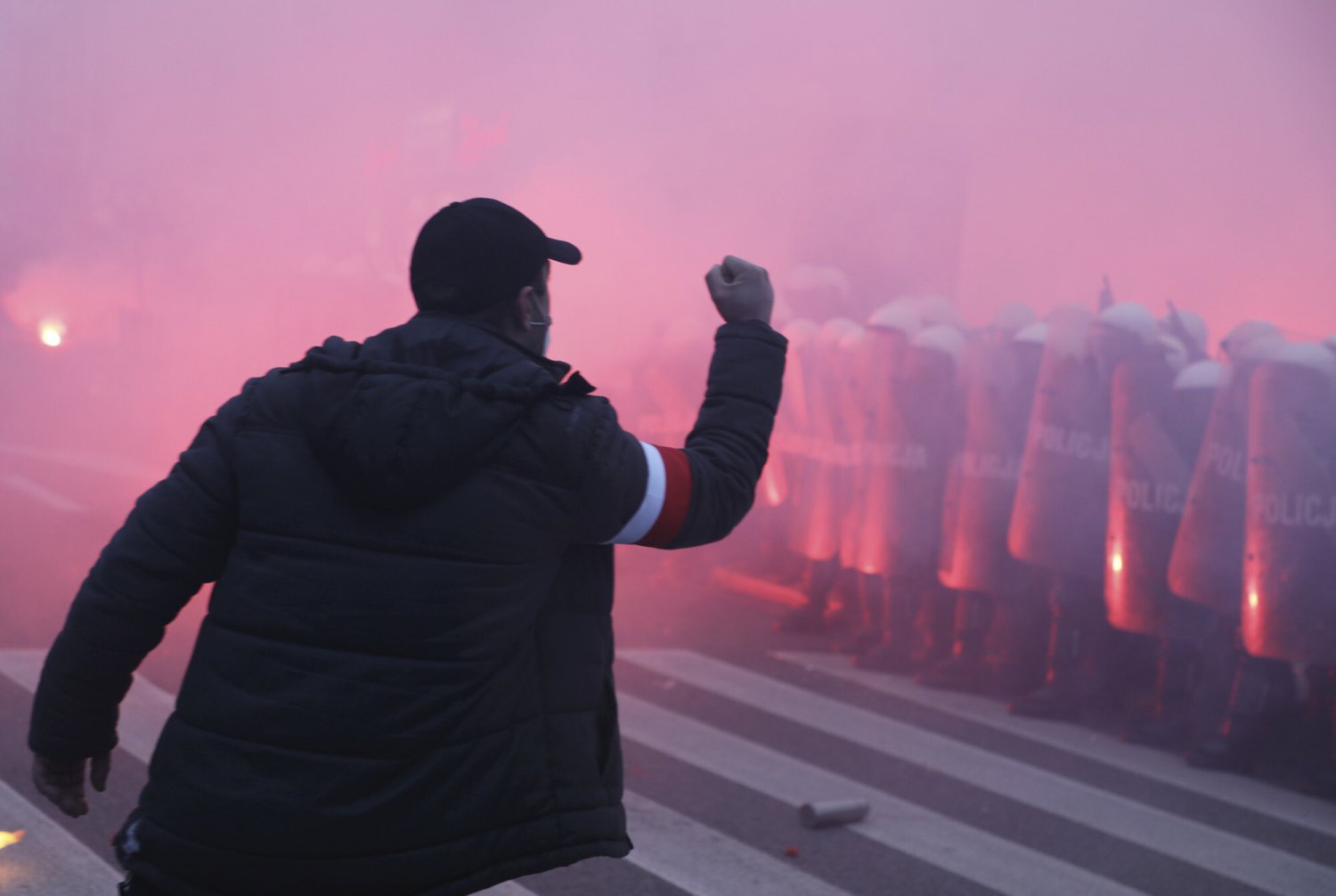 Stowarzyszenie Marsz Niepodległości mówi o "goleniu głów". Stowarzyszenie Marsz Niepodległości mówi o "goleniu głów".