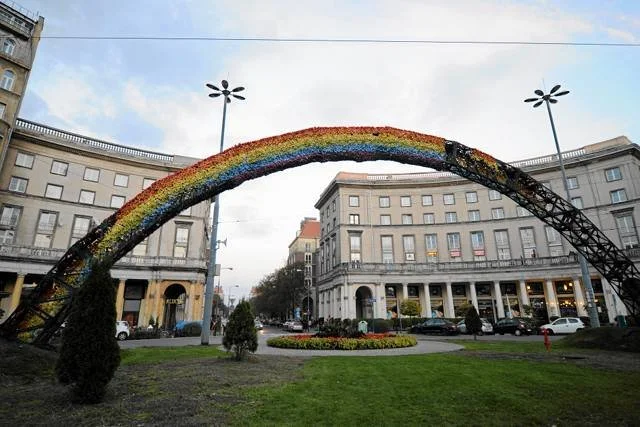 Jakie będą losy warszawskiej tęczy?