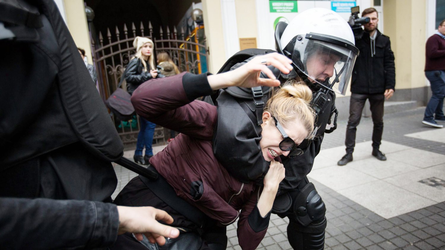 W rozmowie z naTemat funkcjonariusze apelują do chcących protestować Polaków, by nie ryzykowali niepotrzebnych starć z policją i kłopotów z prawem. Ujawniają też, jak wyglądają polityczne rozkazy.