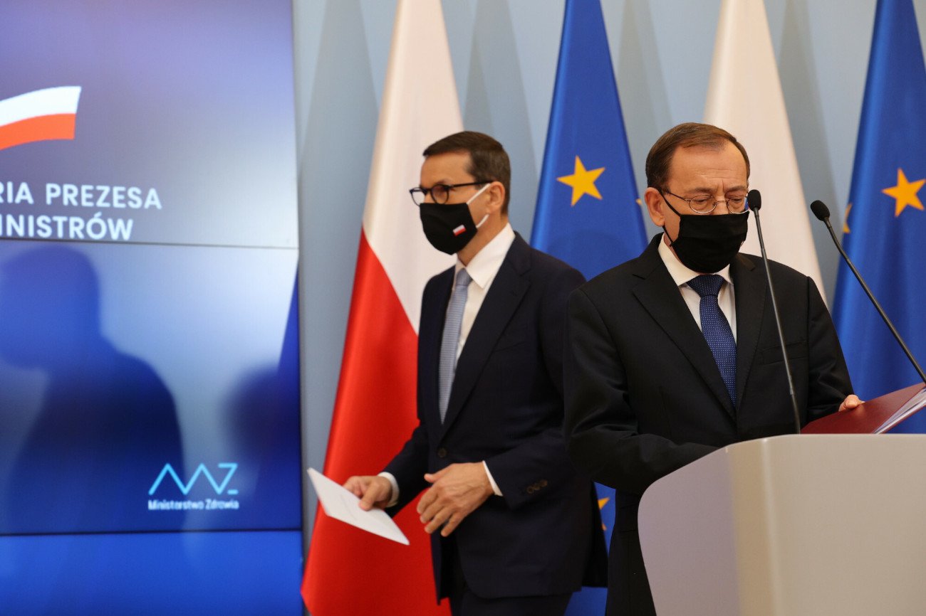 Mateusz Morawiecki i Mariusz Kamiński poinformowali, że zawnioskowali do prezydenta RP o wprowadzenie stanu wyjątkowego na granicy z Białorusią.
