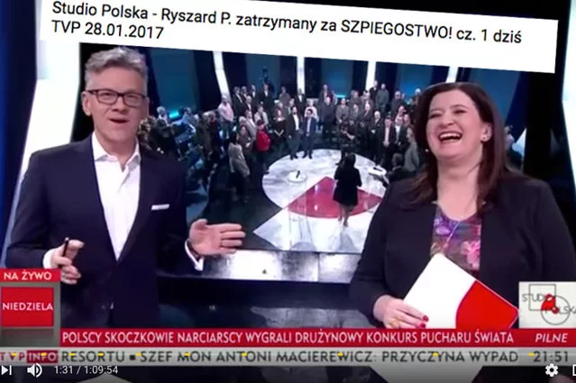 "Dziś ok. godz. 21.00 funkcjonariusze UOP zatrzymali posła Ryszarda P., przewodniczącego partii Nowoczesna. Prokuratura postawiła zarzut szpiegostwa na rzecz obcego państwa; domniemanie, że chodzi o Rosję" – takim "dowcipem" program zaczął Maciej Pawlicki
