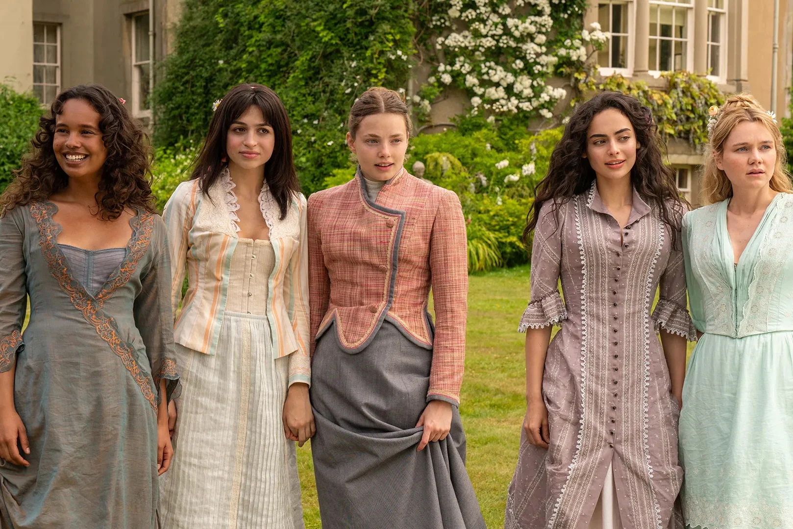 Alisha Boe, Josie Totah, Kristine Froseth, Aubri Ibrag i Imogen Waterhouse w serialu "Łowczynie".