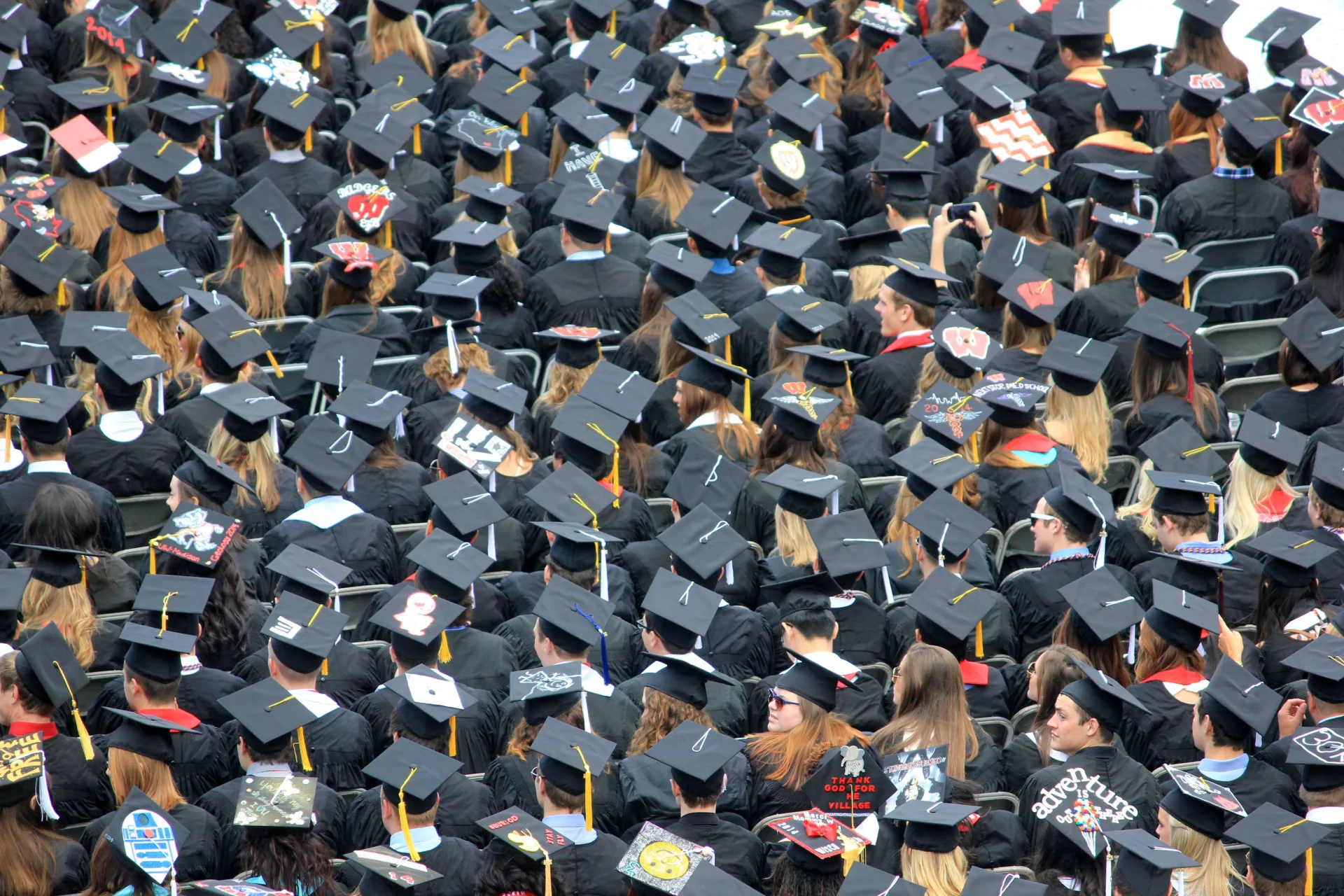 Jak wnioskować o kredyt studencki, jak wyglądają jego wypłaty i kiedy należy zwrócić pieniądze? Wyjaśniamy najważniejsze zasady