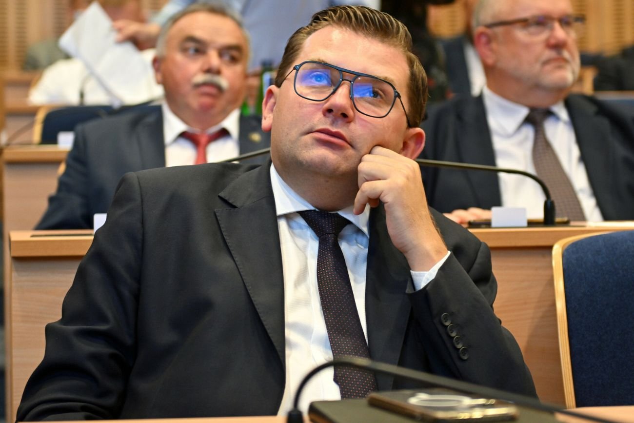 Łukasz Kmita niestrudzenie walczy o sejmik Małopolski