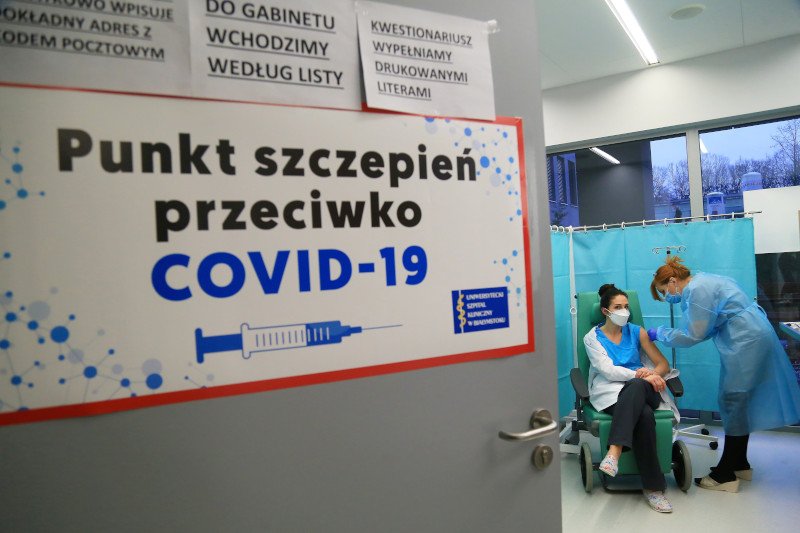 Piotr Müller powiedział, że Polska logistycznie jest gotowa zapewnić 3-4 mln szczepień miesięcznie