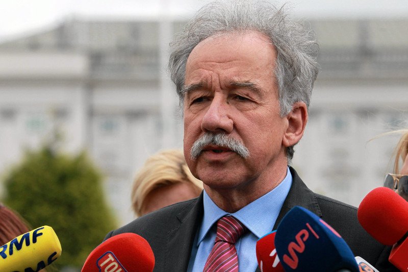 Przewodniczący PKW Wojciech Hermeliński ostrzega, że może zabraknąć pieniędzy na przeprowadzenie wyborów.