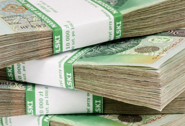 KIelecki biskup zbiedniał o [url=http://tinyurl.com/kp8nazq]150 tysięcy złotych[/url].