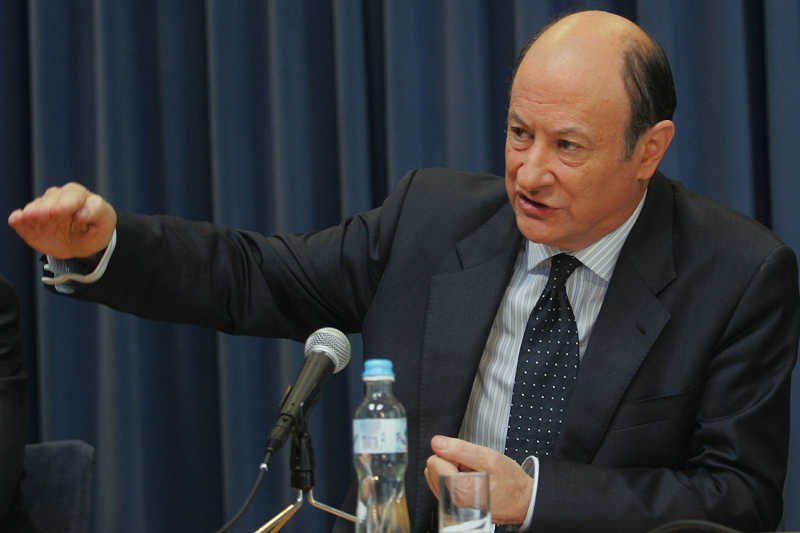 Minister finansów coraz głębiej sięga do kieszeni Polaków.