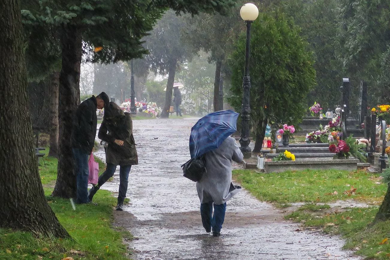 Polacy na cmentarzu we Wszystkich Świętych