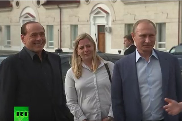 Putin i Berlusconi piją 240-letnie wino na Krymie. Ukraiński prokurator generalny otworzył im sprawę w sądzie