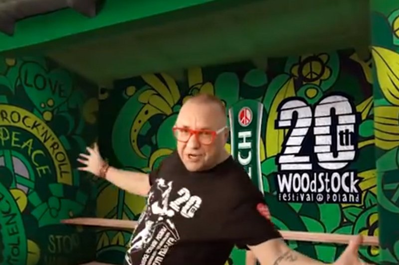 Czy Jerzemu Owsiakowi wypada występować w takich klipach?