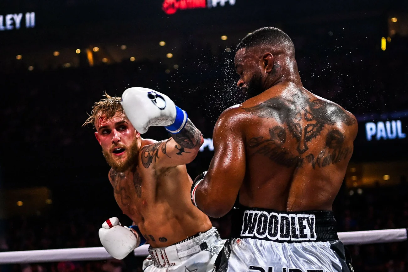 Jake Paul pokonał przez nokaut Tyrona Woodley'a, drugi raz udowadniając, kto jest lepszy w tej nietypowej rywalizacji