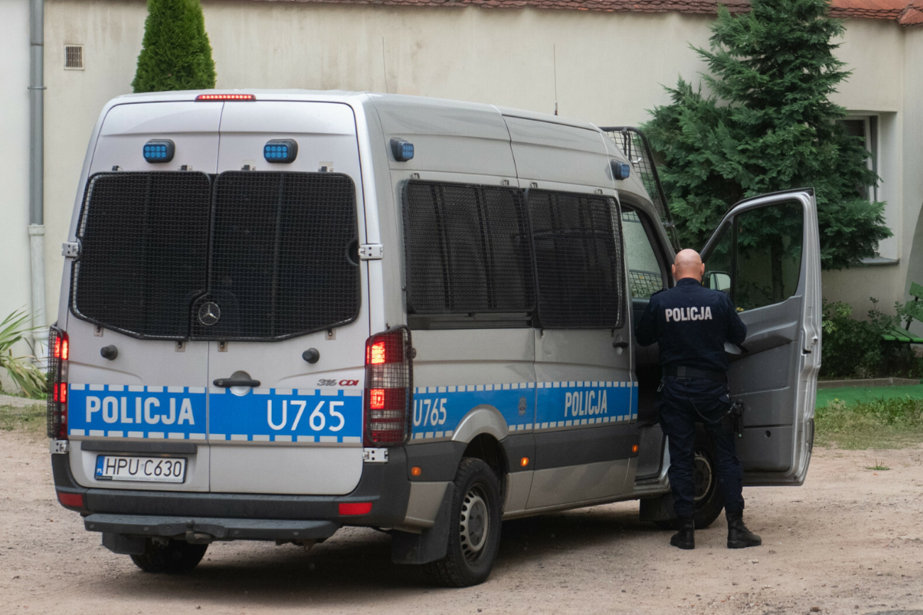 Ciało młodego chłopaka w mieszkaniu księdza w Sosnowcu. Śledczy podają nowe fakty.