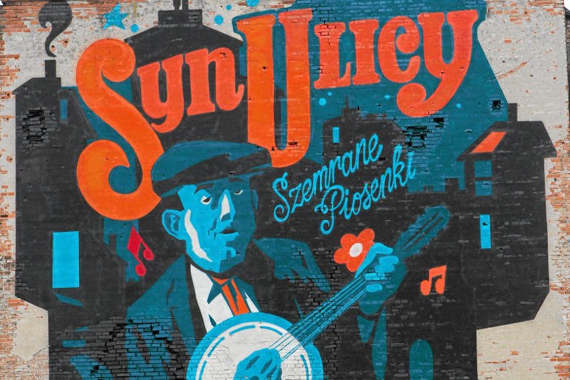 Mural przedstawiający Stanisława Grzesiuka, który w 2012 roku powstał na Puławskiej 143 w Warszawie.