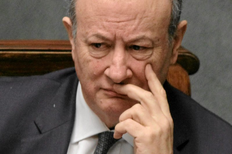 Minister Finansów Jacek Rostowski ma problem. Deficyt budżetowy w kwietniu osiągnął poziom 90 proc. zakładanego na ten rok limitu.