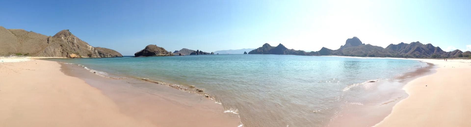 Pink Beach. Indonezja.