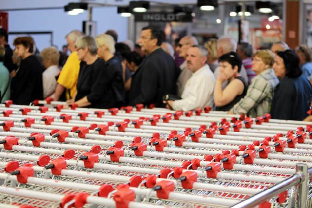 Posłowie PO chcą, by praca w szóstym dniu tygodnia mogła być wynagradzana dodatkiem finansowym