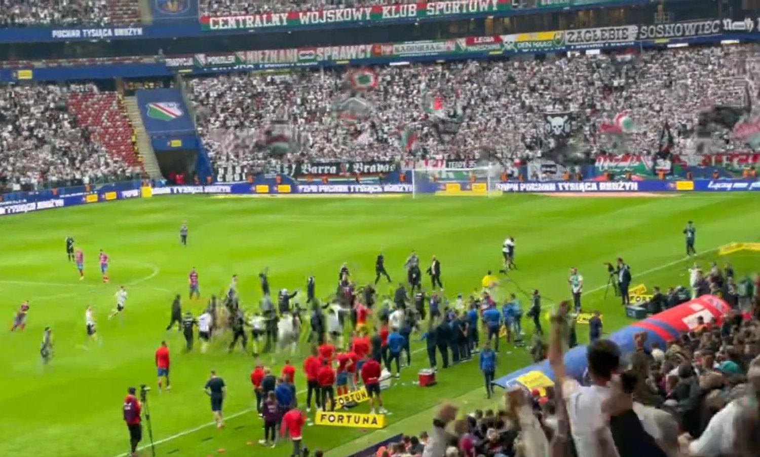 Po meczu pomiędzy piłkarzami Rakowa i Legii doszło do sprzeczki.