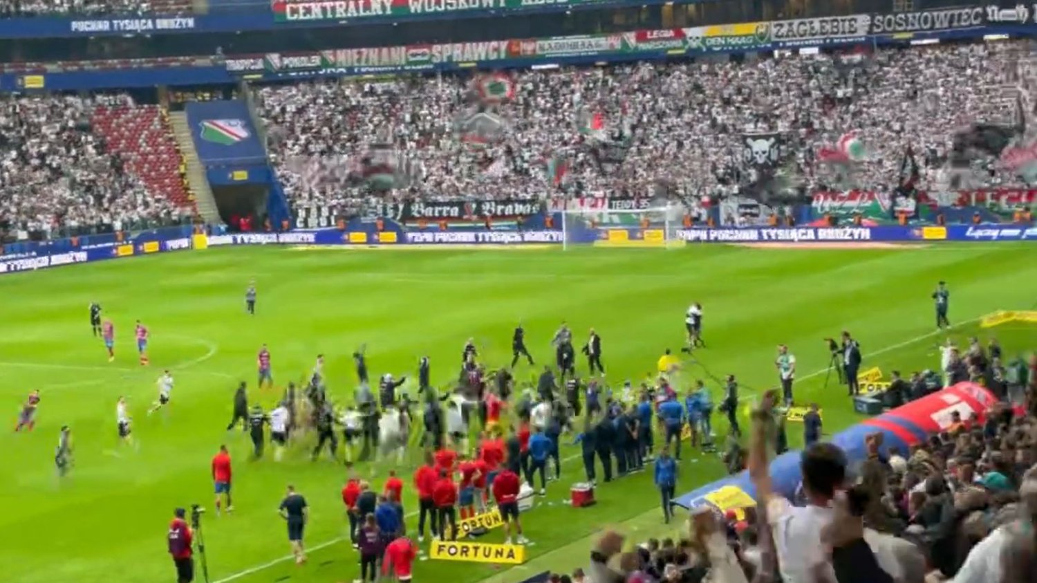 Po meczu pomiędzy piłkarzami Rakowa i Legii doszło do sprzeczki.