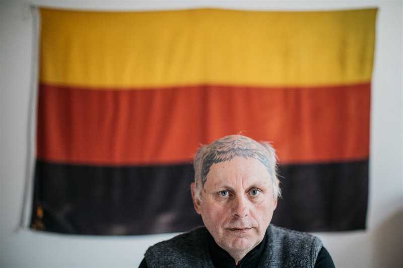 Mężczyzna podający się za żyjącego krewnego Adolfa Hiltera został skazany za pocałowanie 13-letniej Polki.