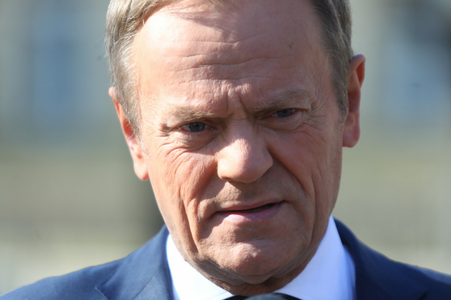 Tusk "postanowił zrobić wyjątek" i zareklamował na Twitterze książki.