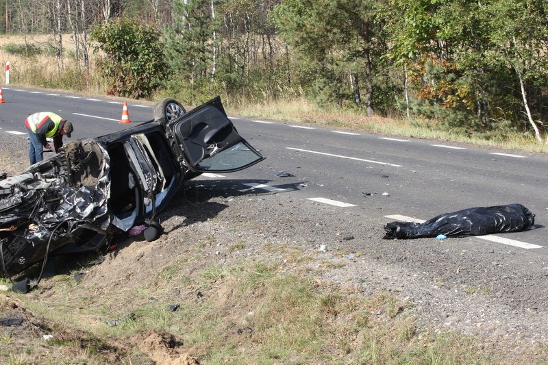 W 2018 roku doszło do 2779 wypadków drogowych, w których uczestniczyły osoby pod wpływem alkoholu (kierujący, piesi, pasażerowie).  Zginęło w nich 370 osób. Zdjęcie ilustracyjne.