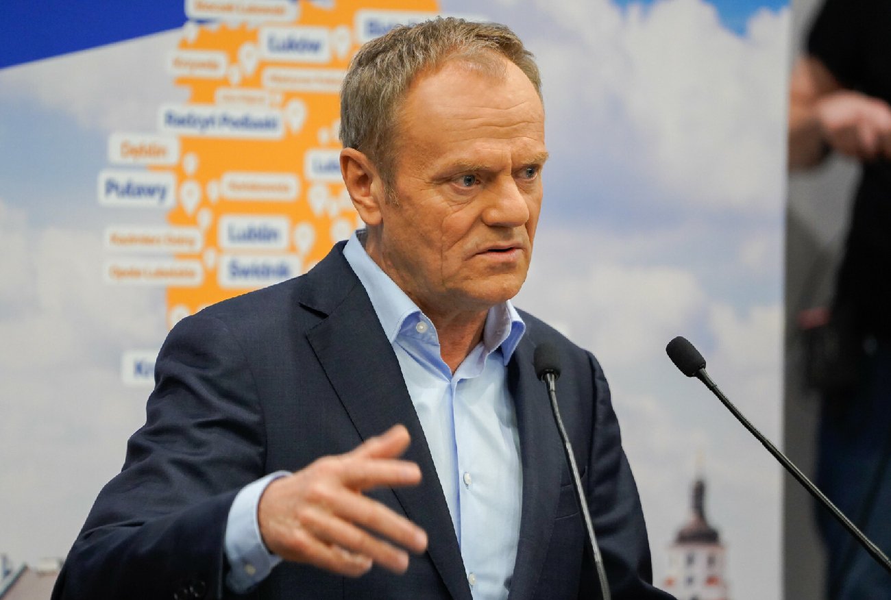 Tusk mówi o sfałszowaniu wyborów. Doczekał się odpowiedzi ministra.