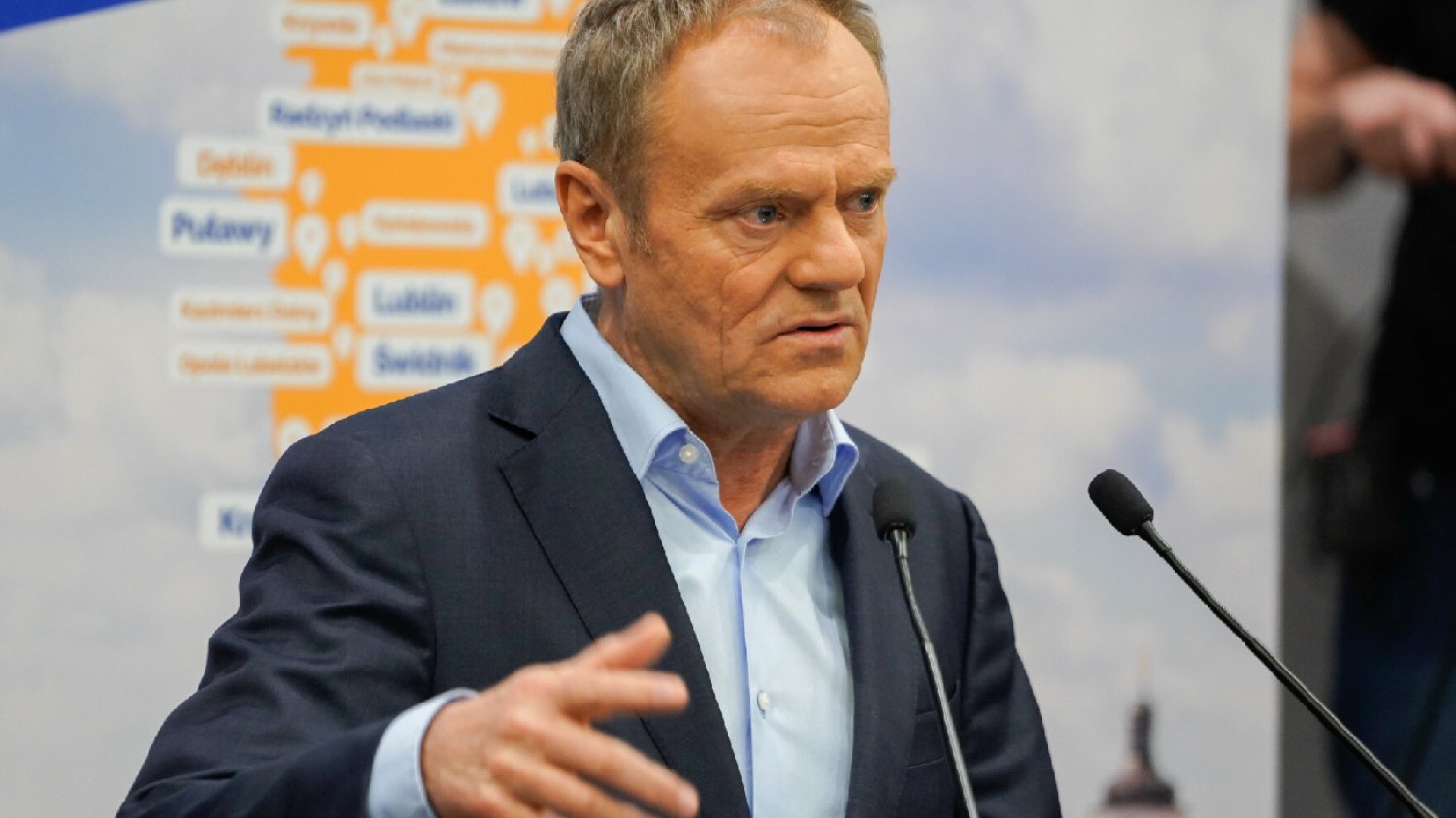 Tusk mówi o sfałszowaniu wyborów. Doczekał się odpowiedzi ministra.