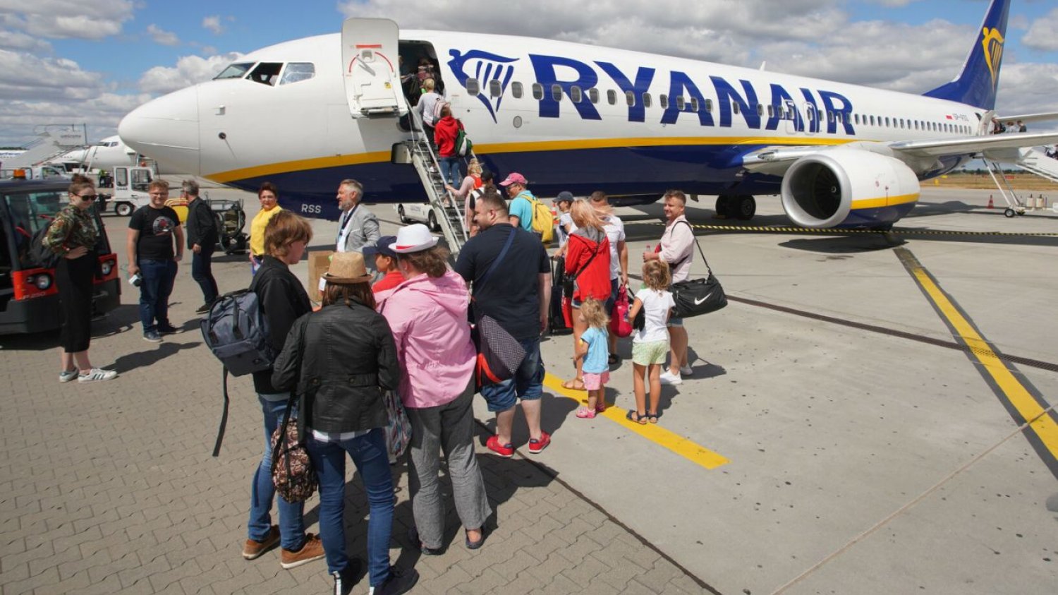 Ryanair znów drwi z pasażerów i straszy dodatkową opłatą
