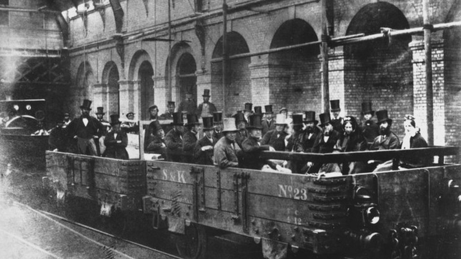 Inspektorzy nadzorują londyńskie metro, 1862 rok.