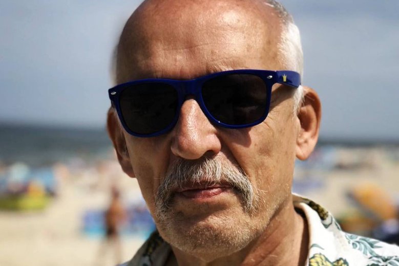 Korwin-Mikke uwielbia szokować, ale często przekracza wszelkie granice, o czym przypominają mu ciągle internauci.