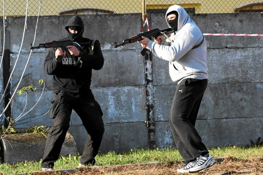 Antyterroryści w trakcie ćwiczeń.