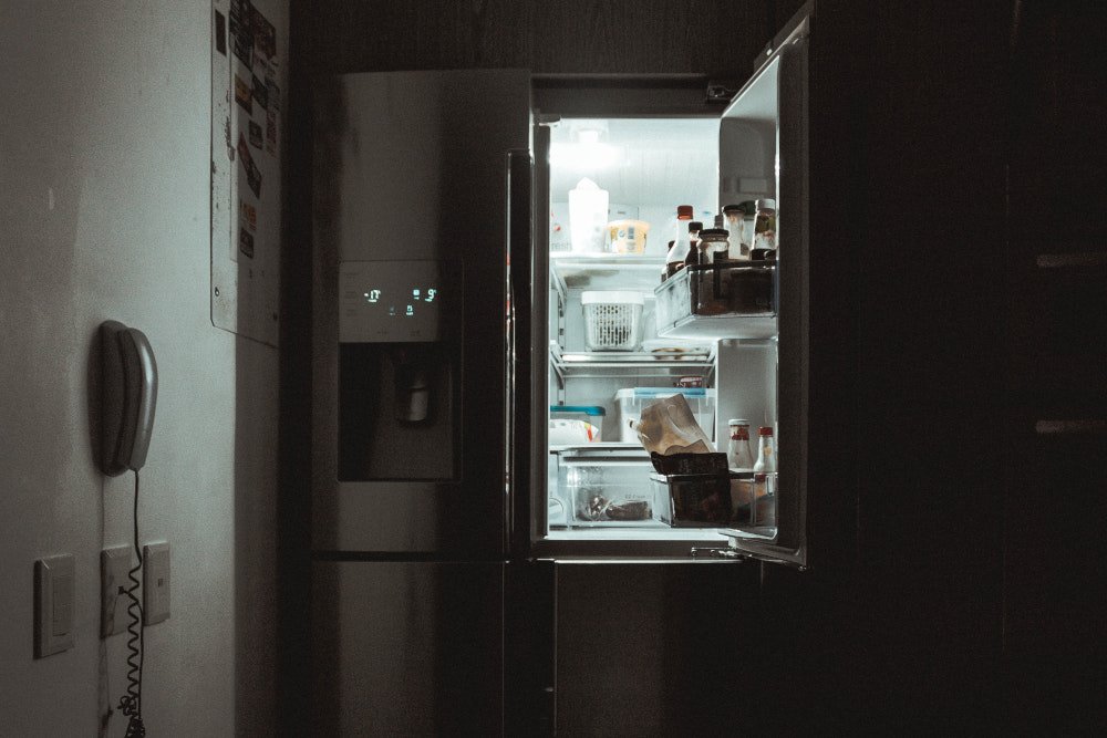 Z napadami objadania się zmaga się wiele osób. Większość z nich nie mówi o tym głośno