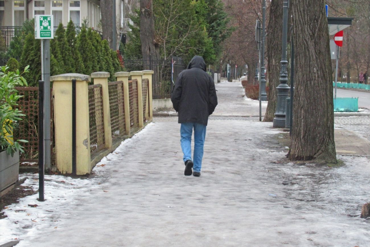 W piątek 29 listopada w Polsce będzie deszczowo. IMGW wydało też dwa alerty