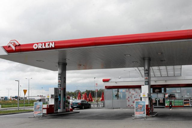 Plotka niesie, że na stacjach Orlenu nie da się kupić "Gazety Wyborczej". Sprawdziliśmy,  jak to jest naprawdę.