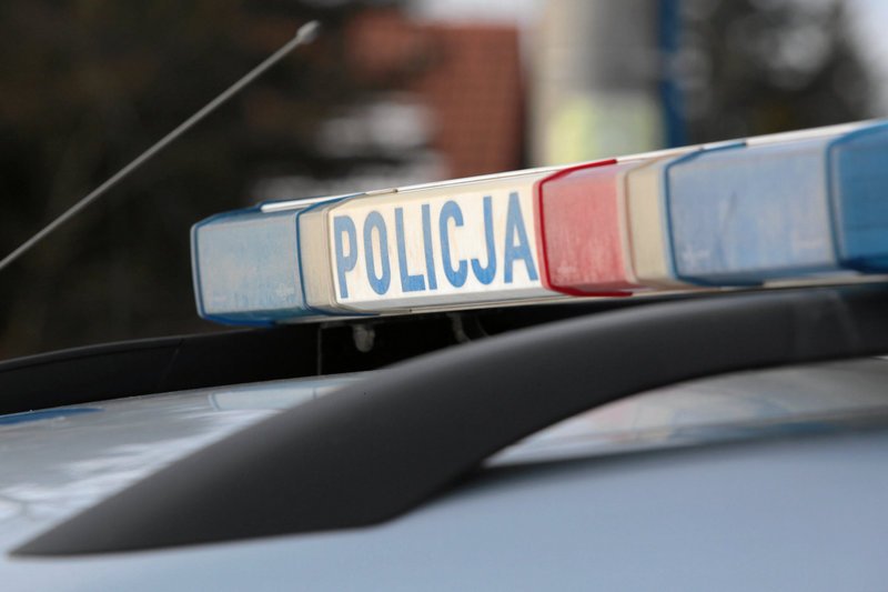 Dramatyczna akcja w Bochni. Mężczyzna zamknął się w mieszkaniu i grozi wysadzeniem bloku.