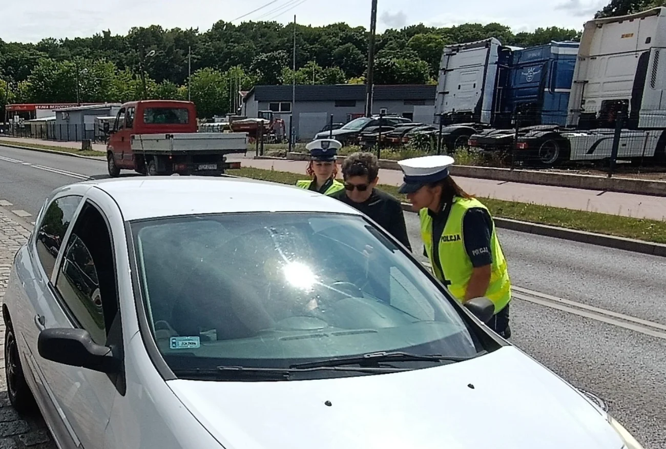 Policja zatrzyma do kontroli, a skarci ksiądz. "Czy to kółko różańcowe?".