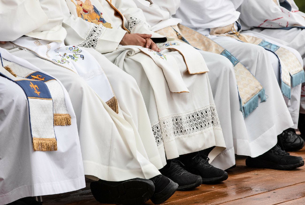 Ksiądz oceni twój stopień religijności i trzeźwość. Wierni oburzeni.