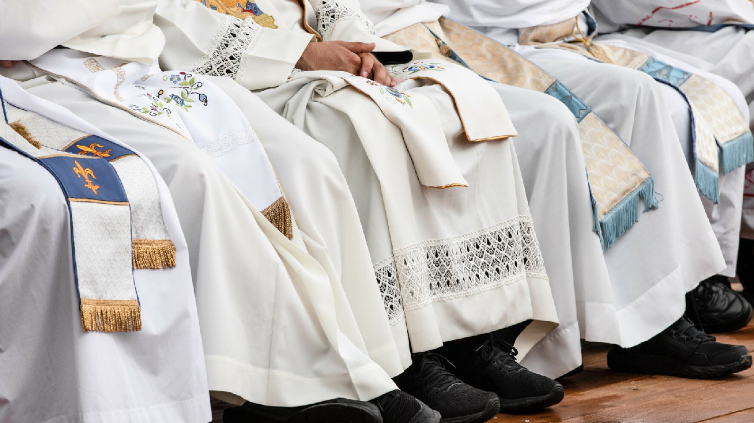 Ksiądz oceni twój stopień religijności i trzeźwość. Wierni oburzeni.