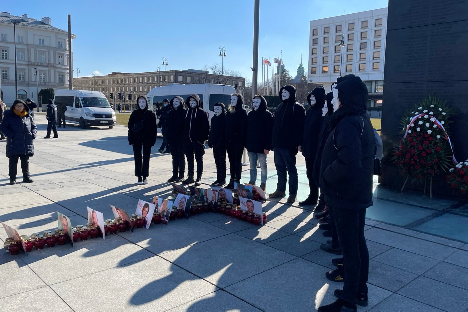 Podczas miesięcznicy smoleńskiej doszło do incydentu z udziałem polityka PiS.